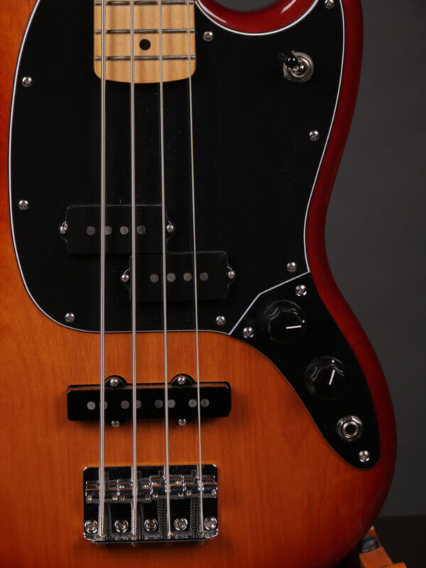 Fender Mustang Bass (Pre-Owned) - Image 5
