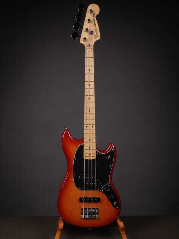 Fender Mustang Bass (Pre-Owned) - Image 3